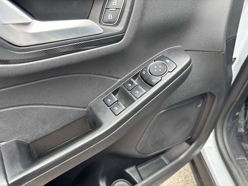 Used 2025 Ford Escape ST-Line Select AWD/4WD image 13