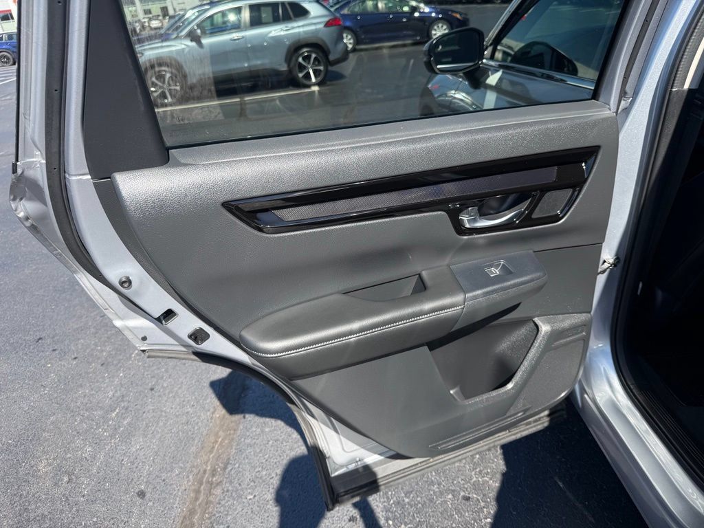 Used 2025 Honda CR-V EX-L image 15