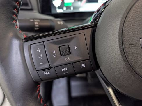 Used 2025 Nissan Kicks SR w/ SR Premium Package AWD/4WD image 19