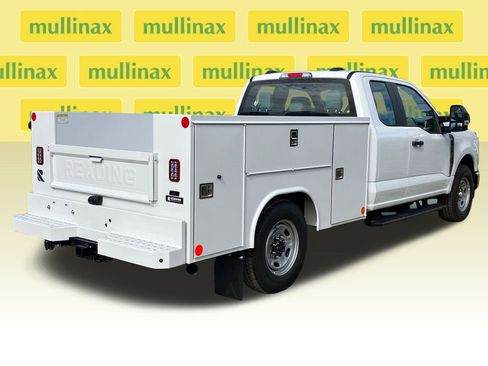 New 2026 Ford F250 XL w/ XL Chrome Package image 4