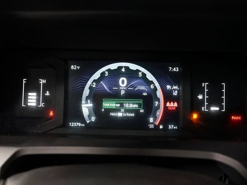 Certified 2025 Toyota Tacoma SR5 AWD/4WD image 16