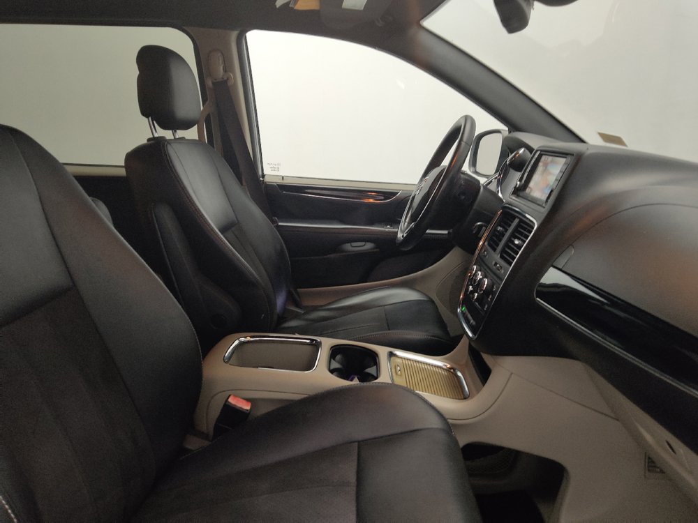 Used 2019 Dodge Grand Caravan SXT FWD image 21