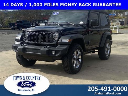 Used 2025 Jeep Wrangler Sport image 7
