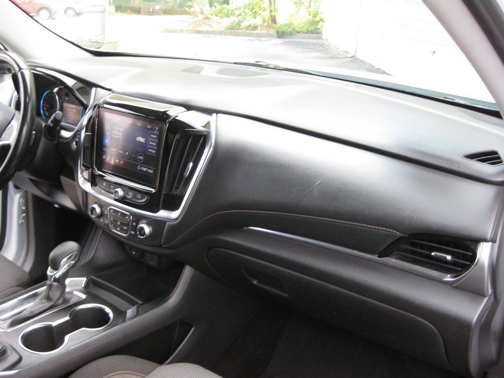 Used 2021 Chevrolet Traverse LT FWD image 34