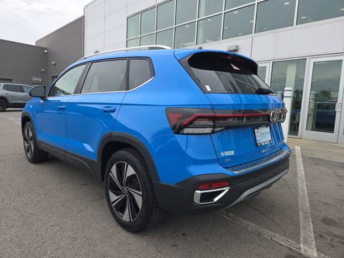 New 2026 Volkswagen Taos SE AWD/4WD image 9