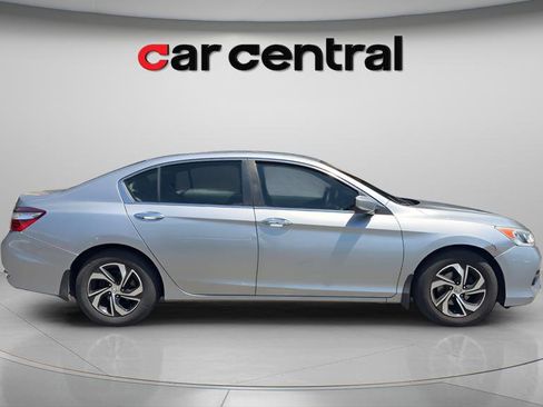 Used 2017 Honda Accord LX image 6