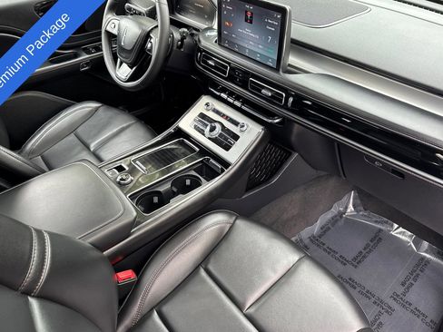 Used 2023 Lincoln Aviator 2WD w/ Premium Package image 17