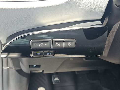 Used 2022 Toyota Prius XLE w/ Advanced Technology Package AWD/4WD image 21