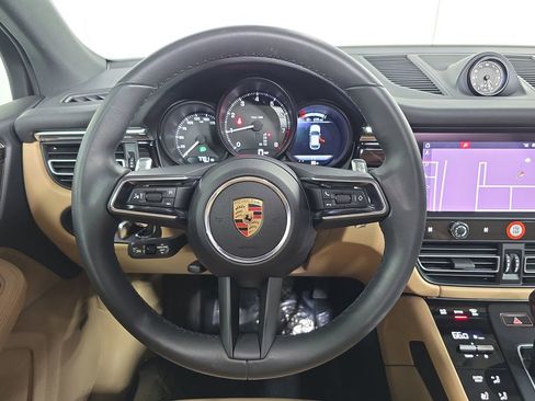 Certified 2025 Porsche Macan AWD/4WD image 14