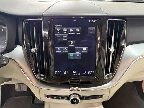 Used 2018 Volvo XC60 T6 Momentum w/ Advanced Package image 29