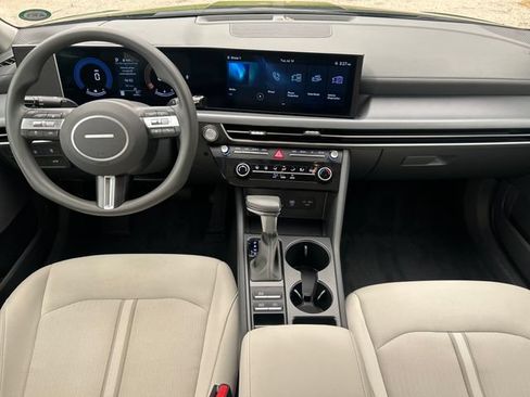 Used 2025 Hyundai Sonata SE FWD image 16