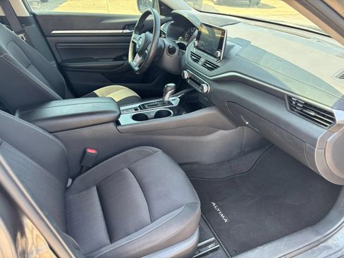 Used 2022 Nissan Altima 2.5 SV w/ SV Premium Package AWD/4WD image 20