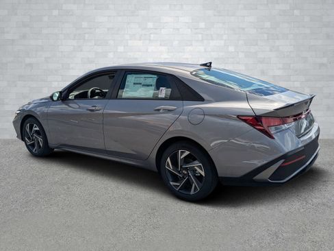 New 2025 Hyundai Elantra Sport image 7