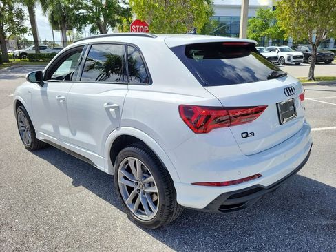 Certified 2025 Audi Q3 2.0T Premium w/ Convenience Package image 3