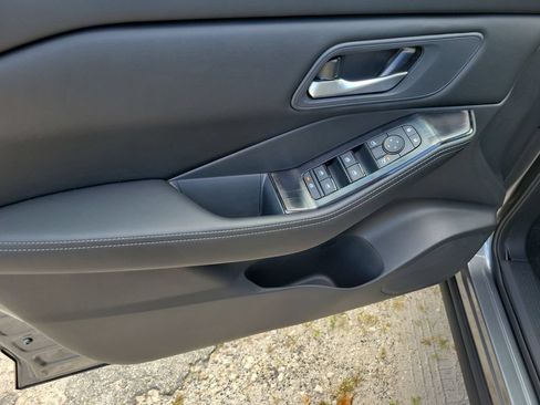New 2026 Nissan Rogue SV FWD image 19