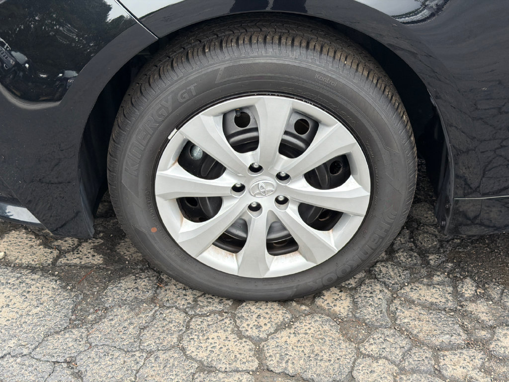 Used 2026 Toyota Corolla LE FWD image 13
