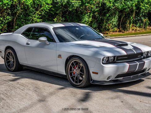 Used 2012 Dodge Challenger SRT8 w/ Premium Sound Group image 12