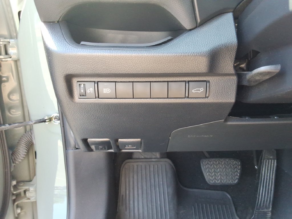 Used 2023 Toyota RAV4 XLE w/ Convenience Package FWD image 37
