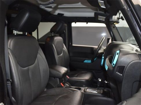 Used 2017 Jeep Wrangler Unlimited Sahara image 12