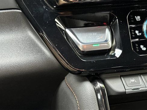 Used 2024 GMC Sierra 1500 AT4 w/ Technology Package image 21