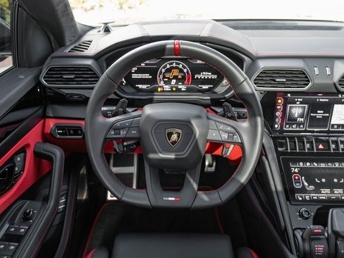 Used 2024 Lamborghini Urus S image 29