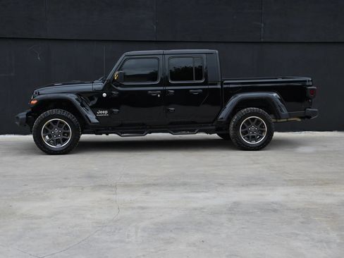 Used 2023 Jeep Gladiator Overland AWD/4WD image 10