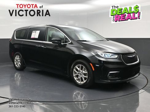 Used 2024 Chrysler Pacifica Touring-L FWD image 1