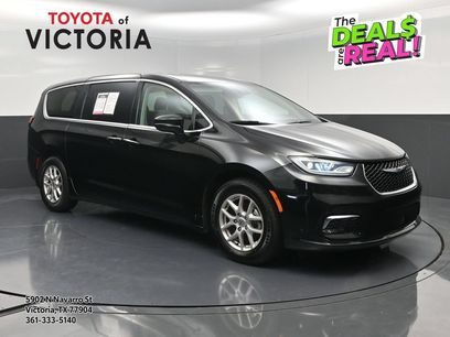 Used 2024 Chrysler Pacifica Touring-L