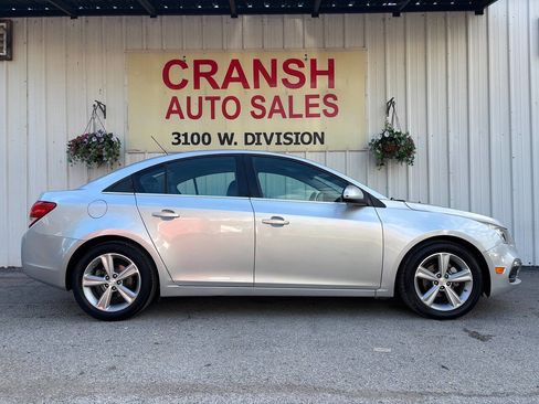Used 2015 Chevrolet Cruze LT FWD image 2