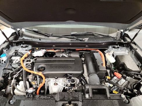 Used 2025 Honda CR-V Sport Touring image 9