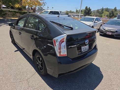 Used 2014 Toyota Prius Two FWD image 4