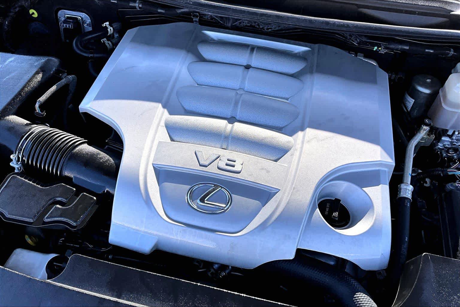 Used 2021 Lexus LX 570 4WD w/ Luxury Package image 33
