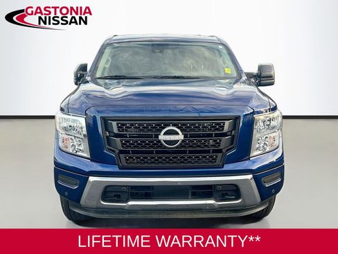 Used 2024 Nissan Titan SV w/ SV Convenience Package image 2
