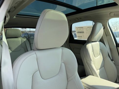 New 2026 Volvo XC60 T8 Ultra w/ Protection Package Premier image 9
