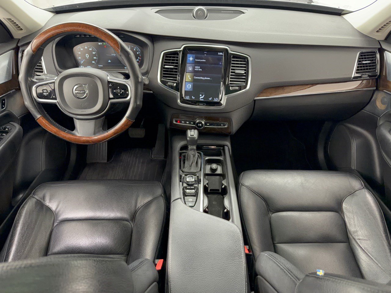 Used 2016 Volvo XC90 T6 Momentum AWD/4WD image 17
