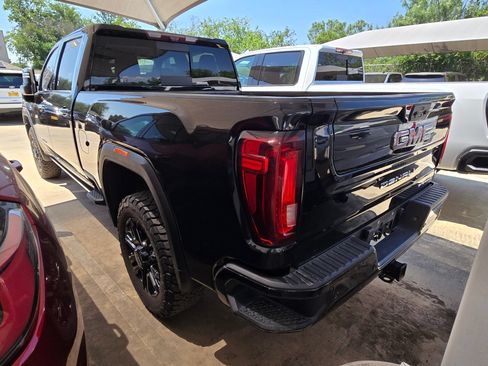 Used 2021 GMC Sierra 2500 Denali w/ Denali Black Diamond Edition AWD/4WD image 7