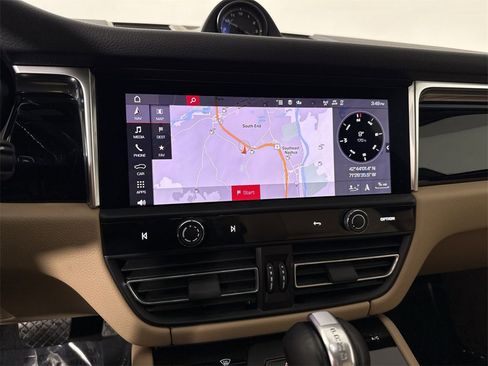 Certified 2023 Porsche Macan image 27