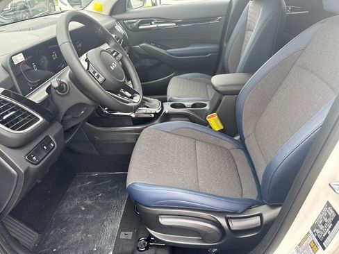 New 2025 Kia Seltos S image 9