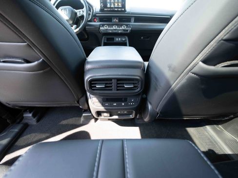 Used 2025 Honda Pilot Elite image 22