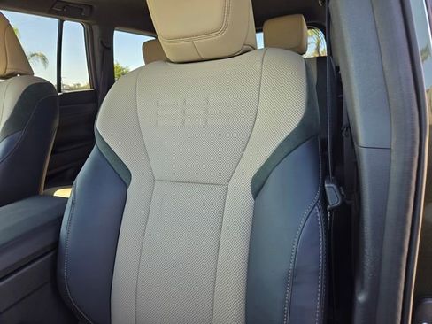 Used 2024 Lexus GX 550 image 18