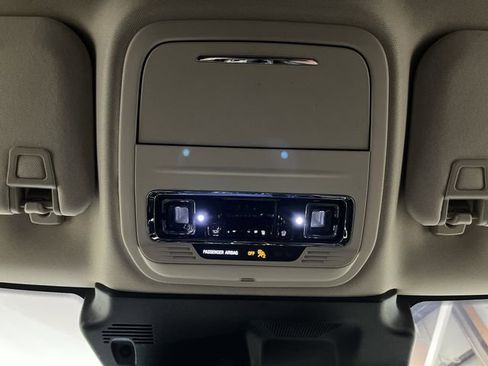 Used 2024 Lincoln Corsair AWD image 25