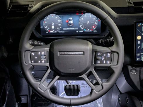 New 2026 Land Rover Defender 110 X-Dynamic SE AWD/4WD image 17