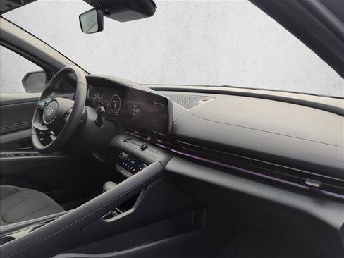 Used 2025 Hyundai Elantra SEL FWD image 28