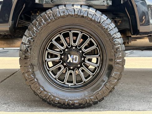 Used 2019 Ford F350 Platinum w/ Platinum Ultimate Package AWD/4WD image 12