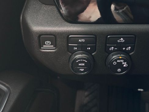 Certified 2024 Chevrolet Silverado 1500 LT AWD/4WD image 20