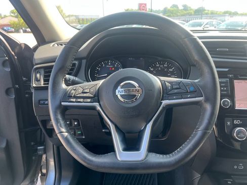 Used 2019 Nissan Rogue SV w/ Premium Package FWD image 25