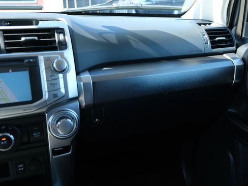 Used 2016 Toyota 4Runner SR5 Premium image 27