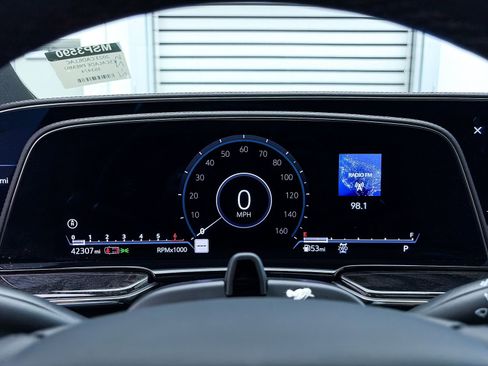 Used 2023 Cadillac Escalade Premium Luxury image 37