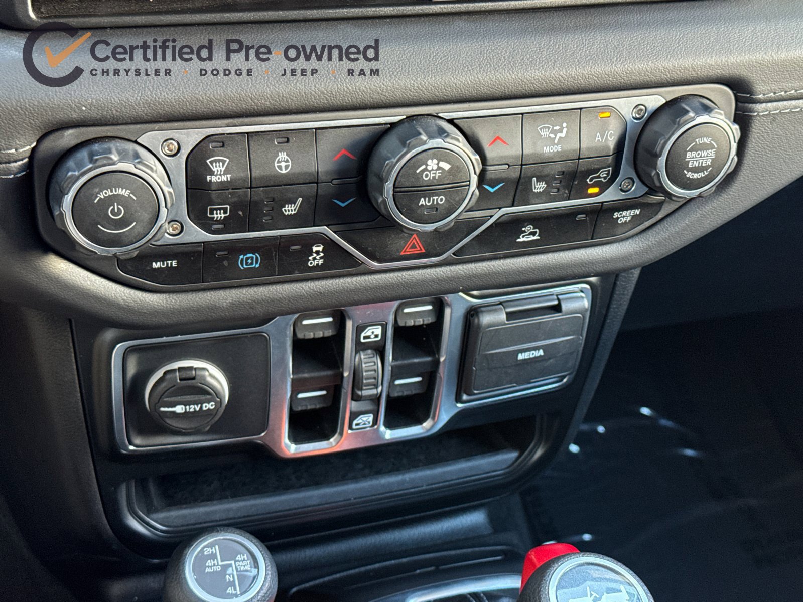 Certified 2025 Jeep Wrangler Unlimited Sahara AWD/4WD image 21