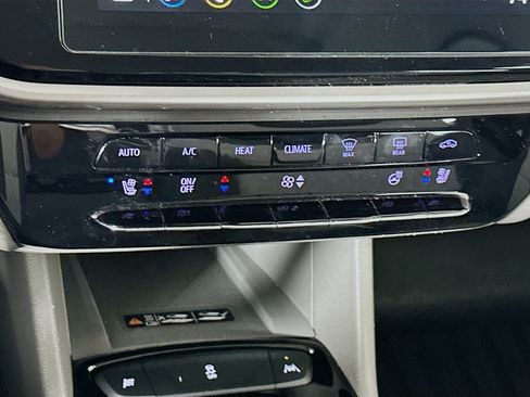Used 2023 Chevrolet Bolt EUV Premier w/ Sun & Sound Package FWD image 24